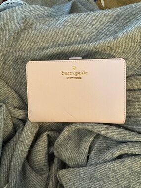 kate spade Outlet Pale Pink Madison Medium Bifold Wallet
